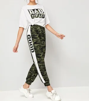 Camo & Slogan Print Tee and Contrast Sideseam Sweatpants Set