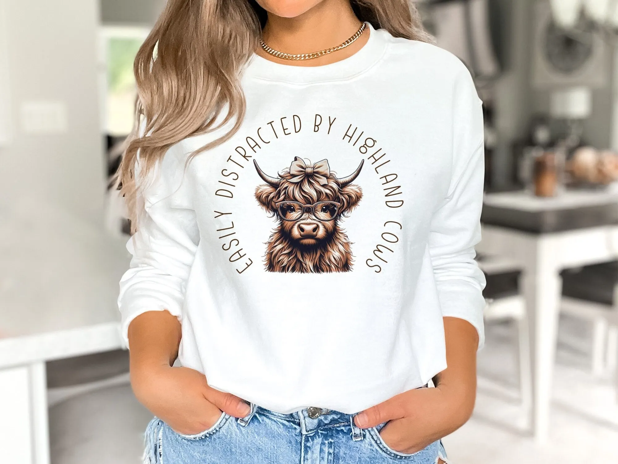 Easily Distracted by Highland Cow Shirt, Easily Distracted Cows, Cute Farm Animal Graphic Tee, Funny Cow T-Shirt, Humorous Saying Sweatshirt