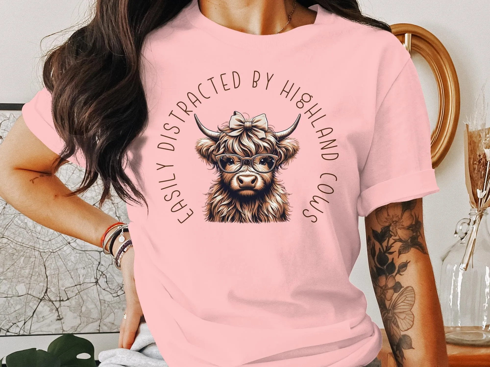 Easily Distracted by Highland Cow Shirt, Easily Distracted Cows, Cute Farm Animal Graphic Tee, Funny Cow T-Shirt, Humorous Saying Sweatshirt