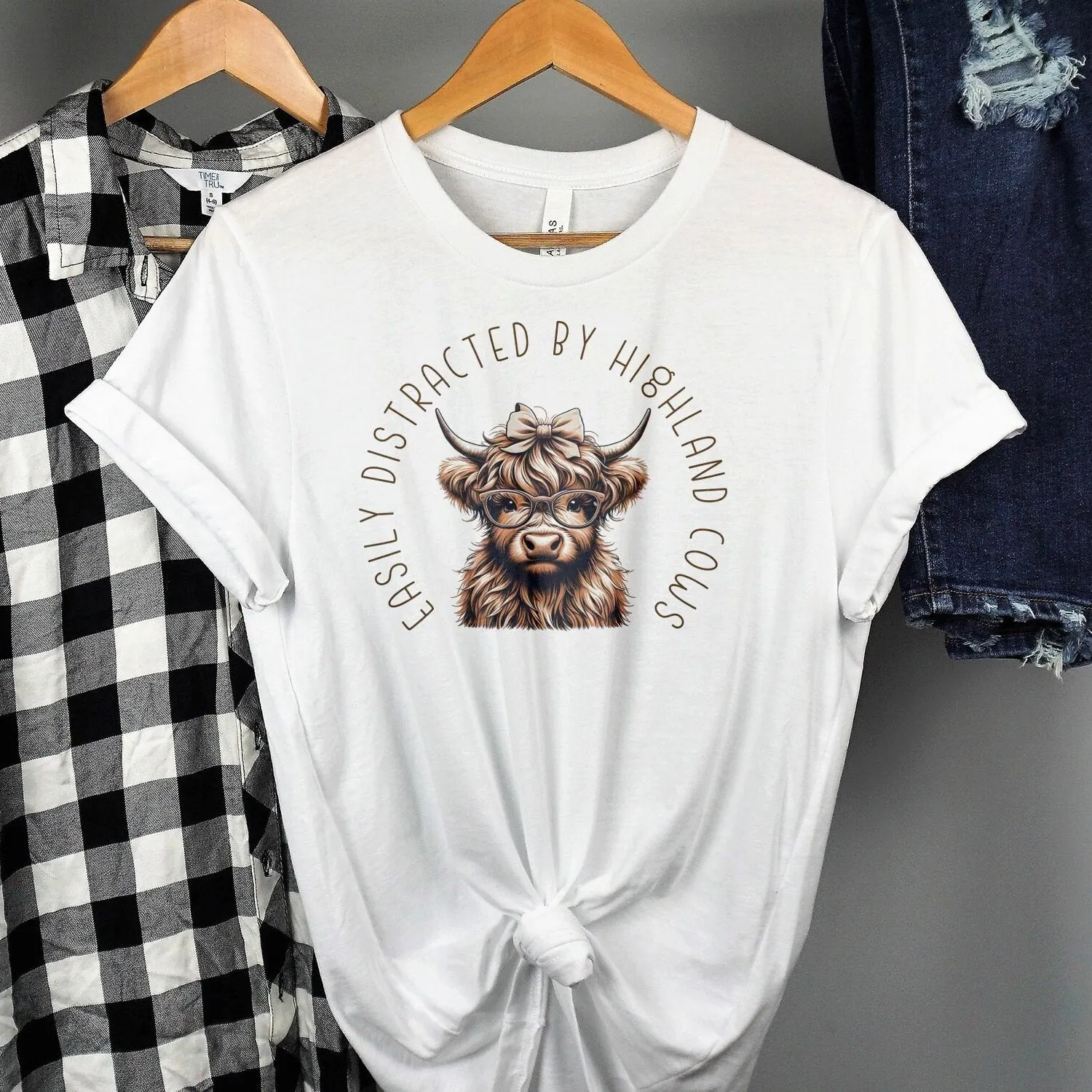 Easily Distracted by Highland Cow Shirt, Easily Distracted Cows, Cute Farm Animal Graphic Tee, Funny Cow T-Shirt, Humorous Saying Sweatshirt