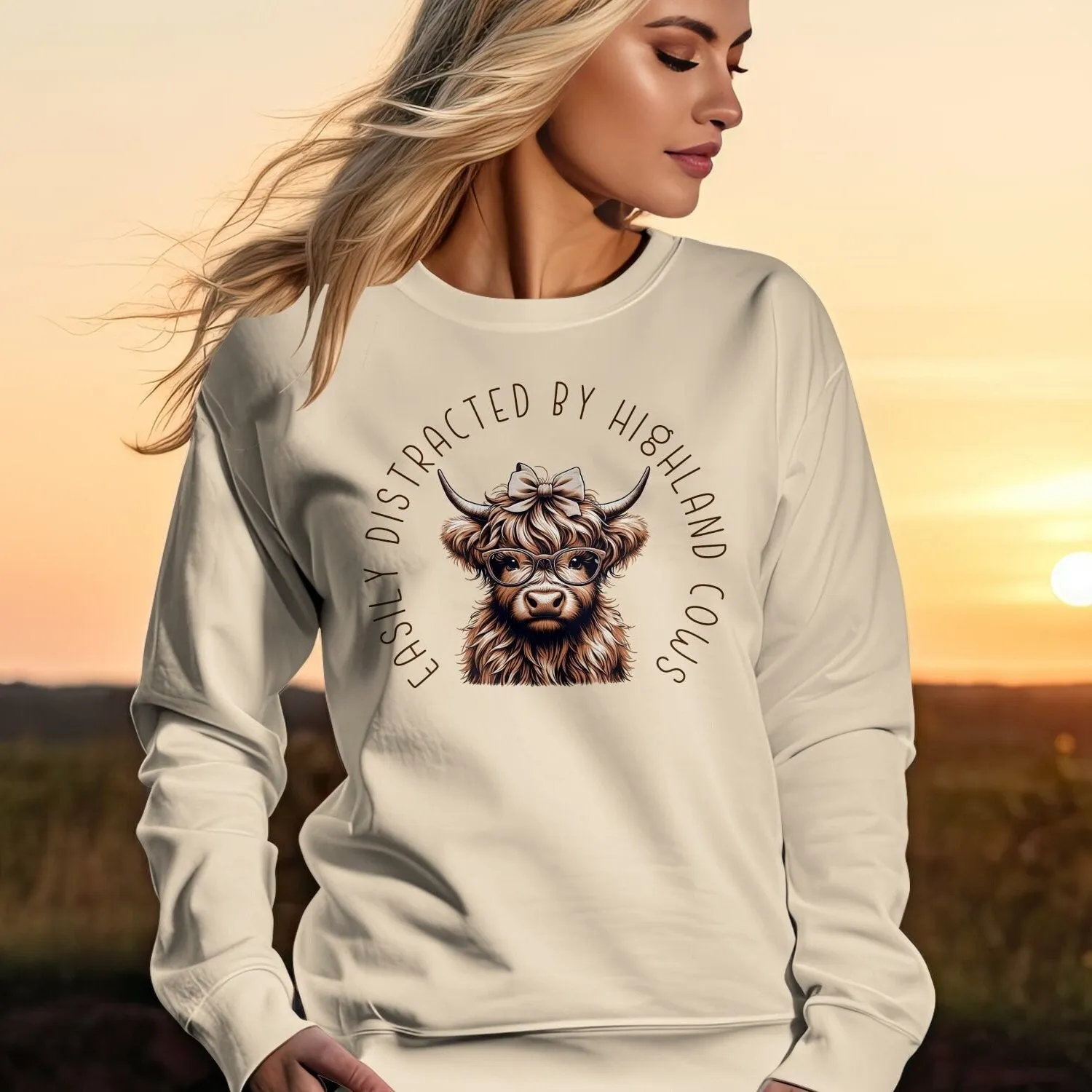 Easily Distracted by Highland Cow Shirt, Easily Distracted Cows, Cute Farm Animal Graphic Tee, Funny Cow T-Shirt, Humorous Saying Sweatshirt