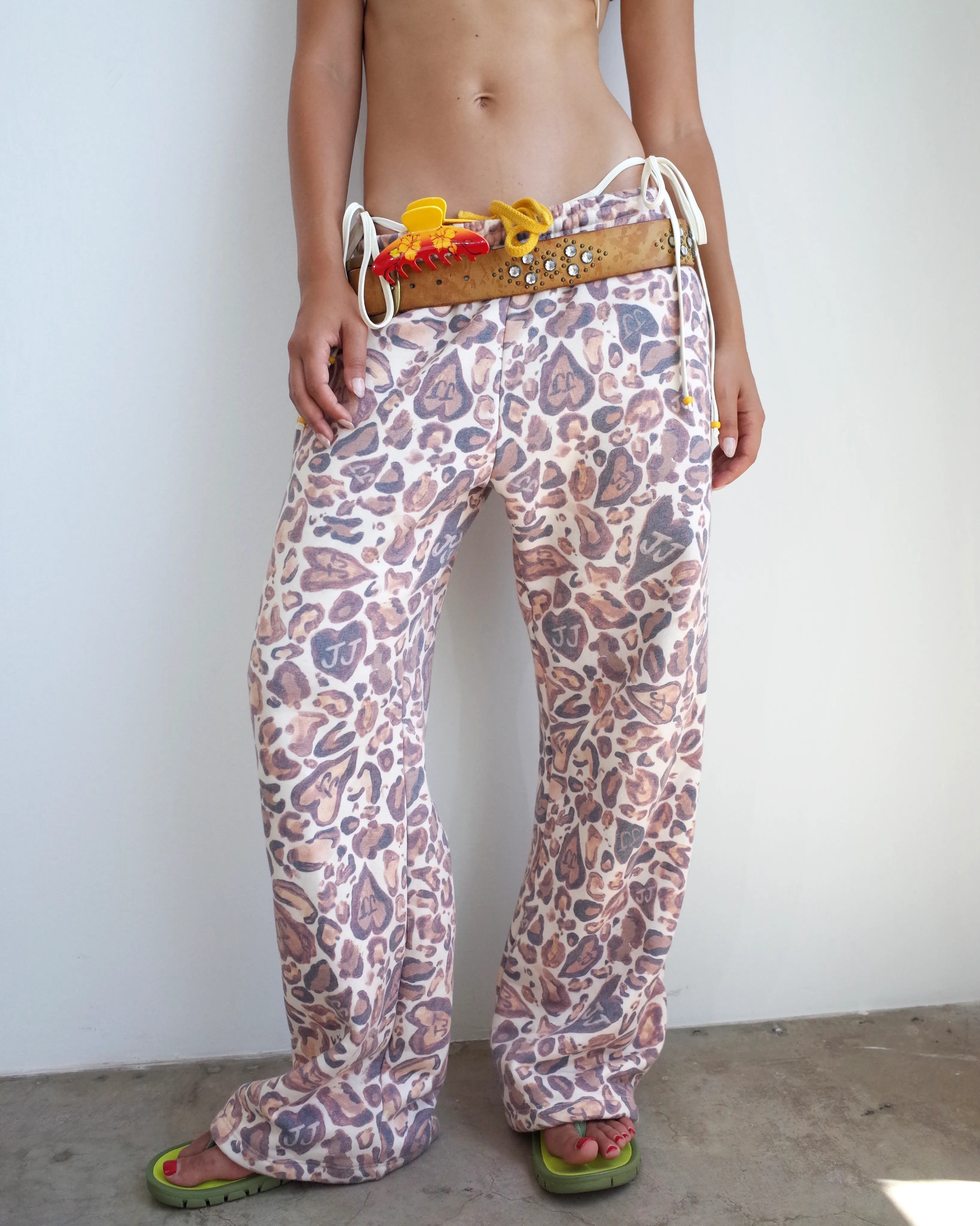 LEOPARD SWEATPANTS
