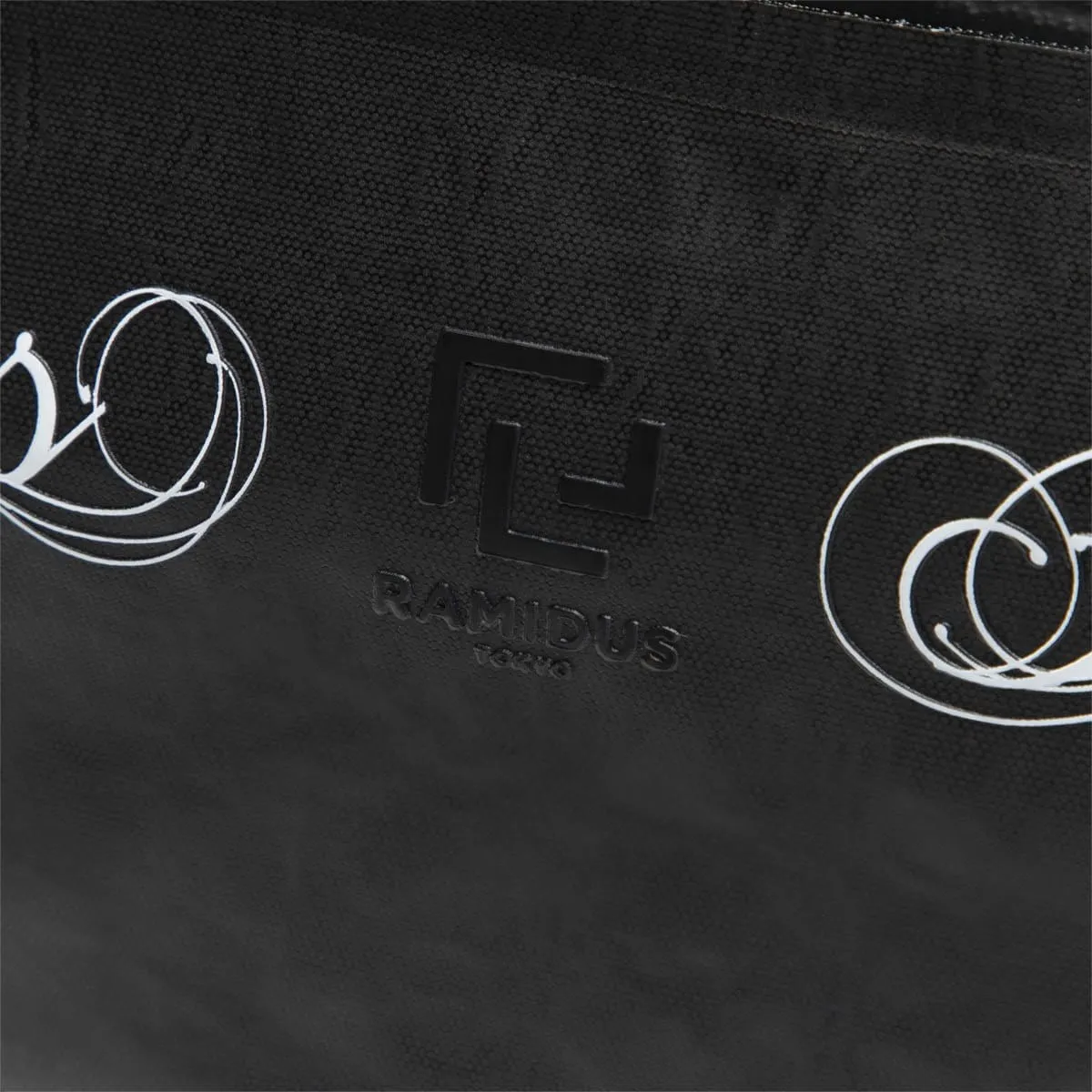UCZ4P01 POUCH
